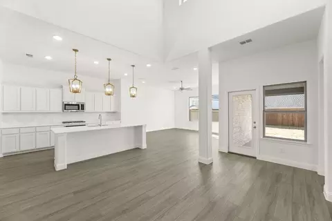 Entry Way - 601 Trinity St, Van Alstyne, TX 75495 photo 1 of 2