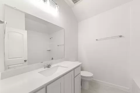 Bath - 601 Trinity St, Van Alstyne, TX 75495 photo 1 of 6