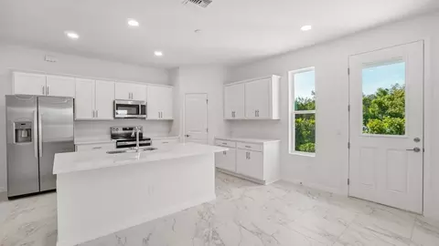 Kitchen - 619 Silver Stream Ct, Brandon, FL 33511 photo 1 of 4