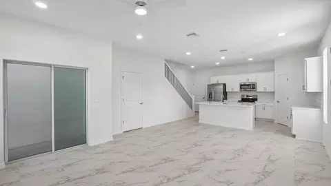 Living - 619 Silver Stream Ct, Brandon, FL 33511 photo 1 of 6