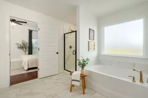 Bath - 3331 N Rangeline Rd, Webb City, MO 64870 photo 2 of 2