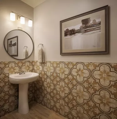 Bath - 1816 Brehler Ave, Sanger, CA 93657 photo 3 of 7