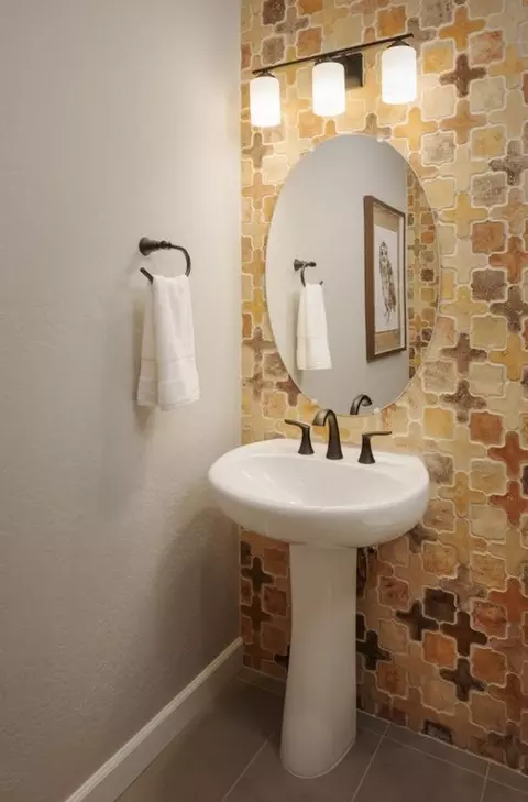 Bath - 1816 Brehler Ave, Sanger, CA 93657 photo 5 of 7