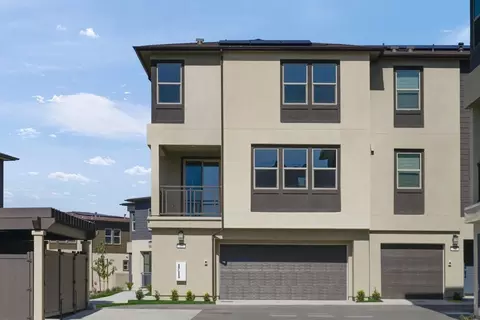 330 Summer Breeze Way, Oceanside, CA 92057