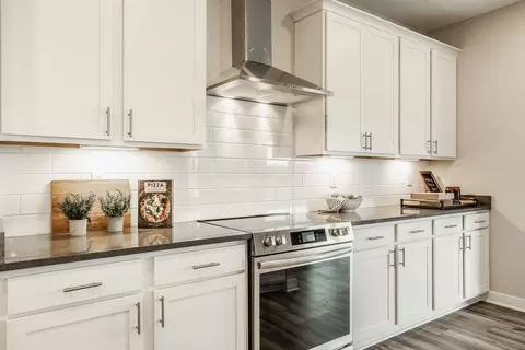 Kitchen - Helmcrest Drive, Indianapolis, IN 46239 photo 3 of 12
