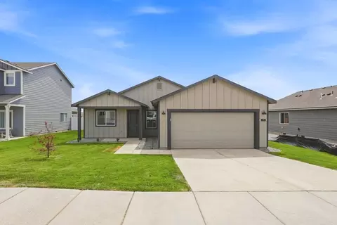 876 E Kinsley Ave, Hermiston, OR 97838
