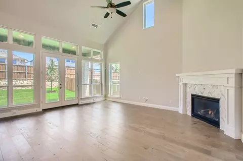 Living - 910 Shooting Star Dr, Prosper, TX 75078 photo 1 of 8