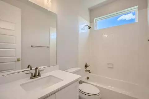 Bath - 910 Shooting Star Dr, Prosper, TX 75078 photo 5 of 11