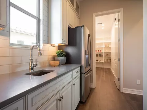 Kitchen - 9912 E Strobe Ave, Mesa, AZ 85212 photo 5 of 13