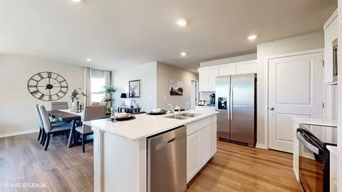 Kitchen - 17613 Phoebe St, Bennington, NE 68007 photo 4 of 6