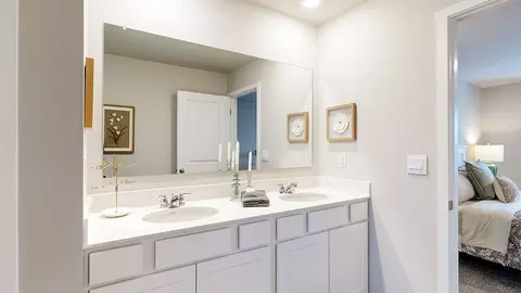 Bath - 17613 Phoebe St, Bennington, NE 68007 photo 6 of 7