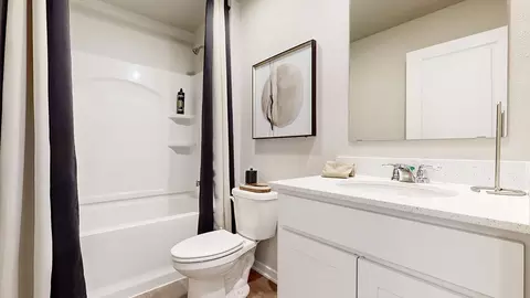 Bath - 17613 Phoebe St, Bennington, NE 68007 photo 2 of 7