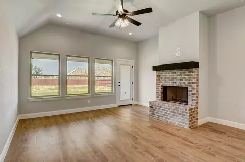 Living - Springfield Rd, Springtown, TX 76082 photo 1 of 4