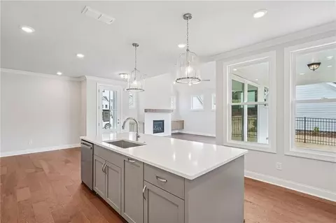 547 Pearl St, Cumming, GA 30040