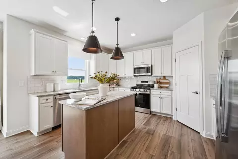 Kitchen - 210 River Birch Dr, Galena, OH 43021 photo 4 of 4