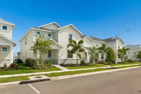 8215 Seaflower Pkwy, Bradenton, FL 34210