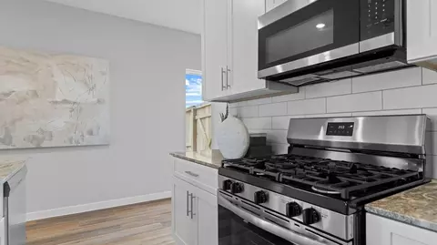 Kitchen - 13 Robin Ct, Angleton, TX 77515 photo 2 of 5