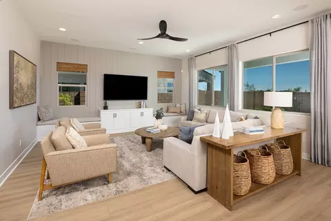 Living - 1923 E Cedar Ridge Rd, Phoenix, AZ 85085 photo 2 of 4