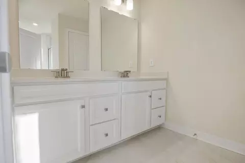Bath - 224 Jango Cir, Greer, SC 29651 photo 2 of 2