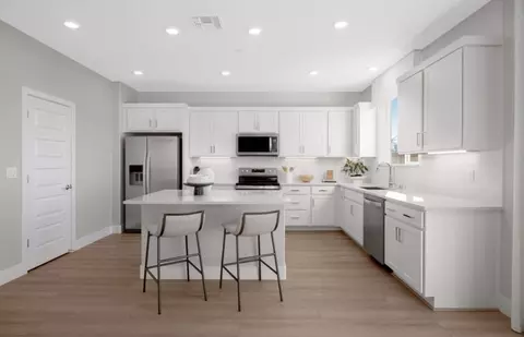 1374 Romey Dr, Lincoln, CA 95648