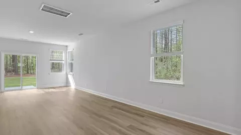 Living - 574 Settings Dr E, Yemassee, SC 29945 photo 1 of 7