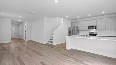 Living - 574 Settings Dr E, Yemassee, SC 29945 photo 3 of 7