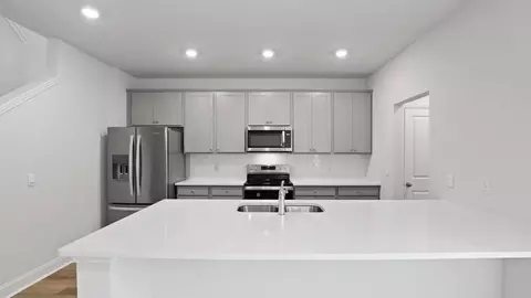 Kitchen - 574 Settings Dr E, Yemassee, SC 29945 photo 2 of 9