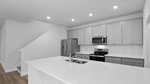 Kitchen - 574 Settings Dr E, Yemassee, SC 29945 photo 1 of 9
