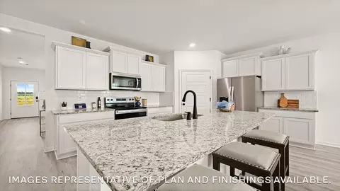 Kitchen - 960 Ryan Ave, Baker, LA 70714 photo 2 of 5