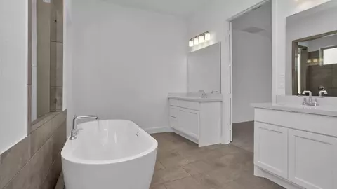 Bath - 186 Pinyon Pine Dr, Bastrop, TX 78602 photo 1 of 2