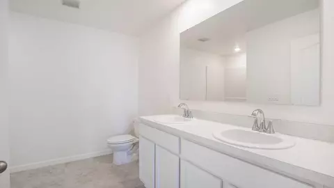Bath - 2214 Elegant Mnr Cir, Edgewater, FL 32141 photo 4 of 6