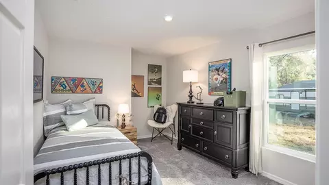 Bedroom - 2214 Elegant Mnr Cir, Edgewater, FL 32141 photo 4 of 9