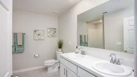 Bath - 2214 Elegant Mnr Cir, Edgewater, FL 32141 photo 1 of 6