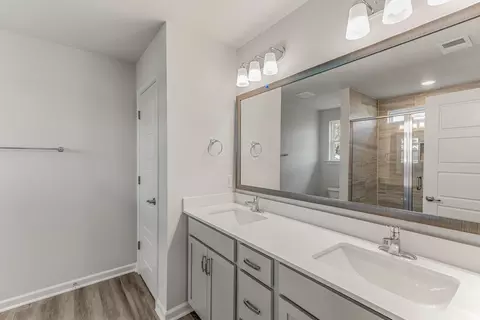 Bath - 205 Pinebury Rd, Pooler, GA 31322 photo 4 of 5