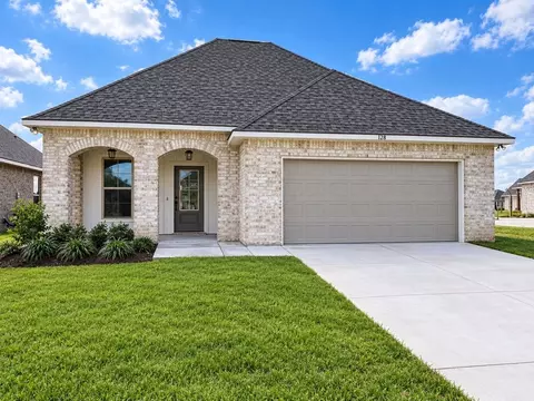 128 Ridley Ln, Youngsville, LA 70592