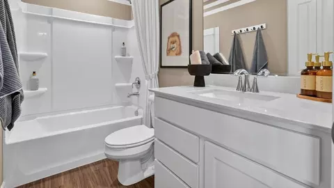 Bath - 404 Cold Spring St, Algonquin, IL 60102 photo 4 of 5