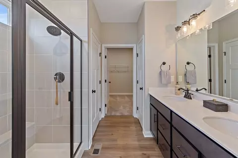 Entry Way - 3801 Circollo Dr, Covington, KY 41017 photo 2 of 2