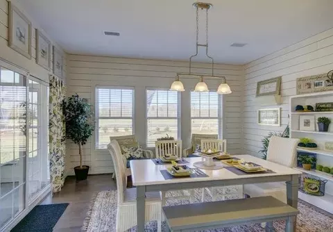 Dining - 1272 Kegman Rd, Chesapeake, VA 23322 photo 2 of 4