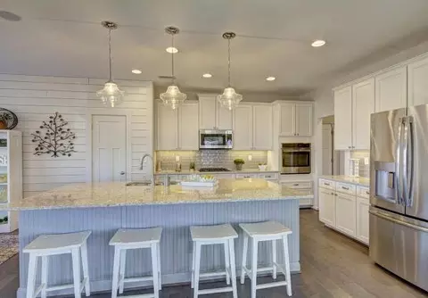 Kitchen - 1272 Kegman Rd, Chesapeake, VA 23322 photo 2 of 6