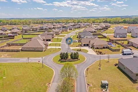 View/Area - 631 Encore Dr, Perry, GA 31069 photo 2 of 4