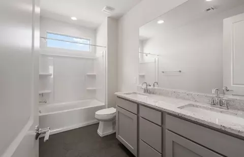 Bath - 2441 W Nighthawk Way, Phoenix, AZ 85045 photo 2 of 3