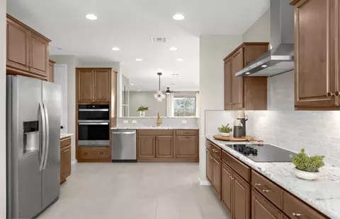 Kitchen - 2441 W Nighthawk Way, Phoenix, AZ 85045 photo 4 of 4