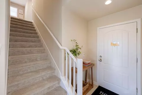 Entry Way - 484 Anthology St, Turlock, CA 95380 photo 2 of 7