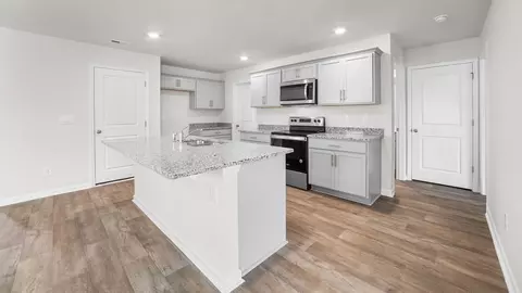 Kitchen - 104 Linden Dr, Thomasville, NC 27360 photo 4 of 5