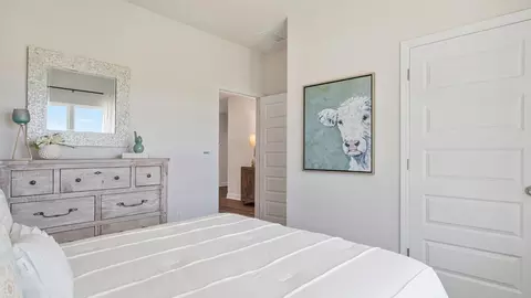 Bedroom - 5739 Dearing St, Crestview, FL 32539 photo 7 of 13