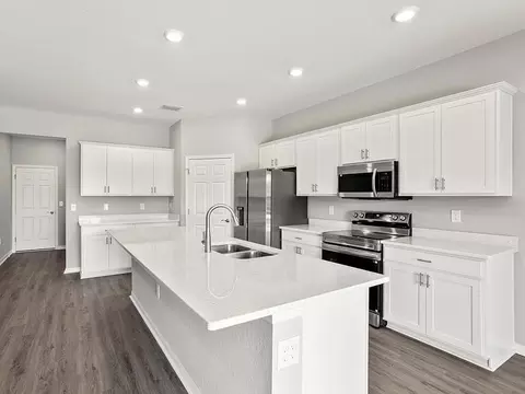 Kitchen - 16141 59th Ct E, Parrish, FL 34219 photo 1 of 4