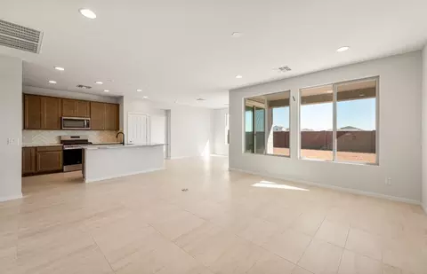 Living - 9960 S Gold Stone Trl, Apache Junction, AZ 85120 photo 2 of 8