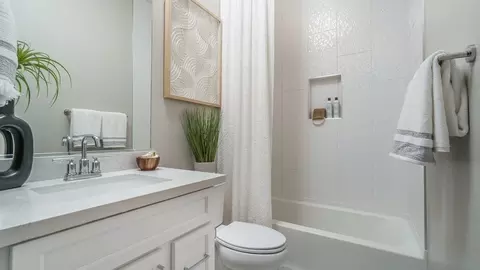 Bath - 20938 W San Miguel Ave, Buckeye, AZ 85396 photo 4 of 11
