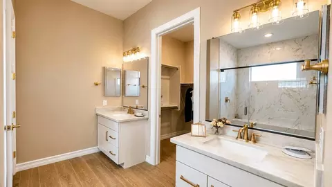 Bath - 20938 W San Miguel Ave, Buckeye, AZ 85396 photo 1 of 11