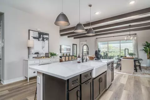Kitchen - 20938 W San Miguel Ave, Buckeye, AZ 85396 photo 4 of 6